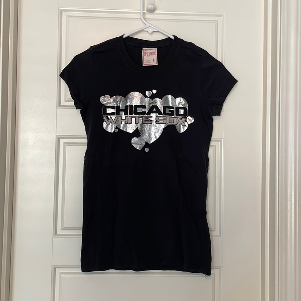 VS PINK Chicago White Sox shirt